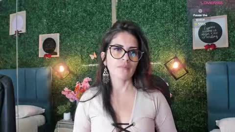 Snapshot of linagh chatting on October 16, 2025, 11:33 am Lina online show from October 16, 2025, 11:33 am