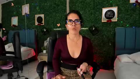 Lina  online show from November 20, 2025, 11:54 am