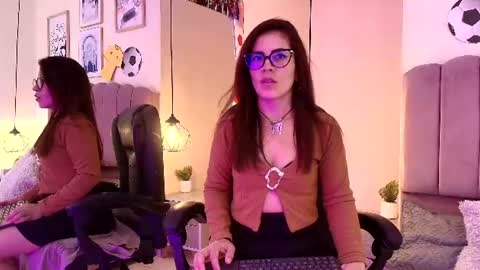 Snapshot of linagh chatting on July 4, 2026, 6:58 pm Lina online show from July 4, 2026, 6:58 pm