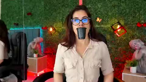 Snapshot of linagh chatting on July 21, 2026, 11:23 am Lina online show from July 21, 2026, 11:23 am