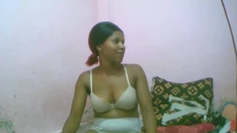 linah1123 online show from December 3, 2025, 11:41 am