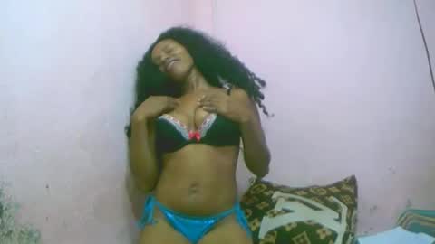 linah1123 online show from December 4, 2025, 9:12 pm