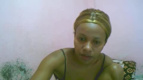 linah1123 online show from January 11, 2026, 10:15 pm