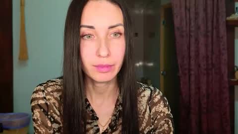 LinaLivee online show from February 10, 2026, 7:18 pm