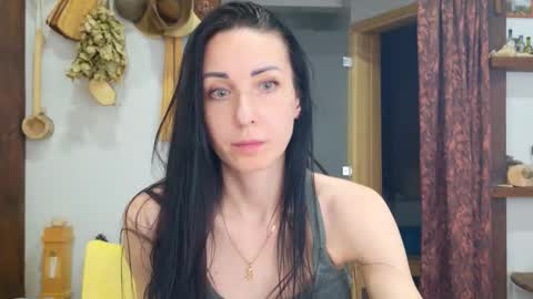 LinaLivee online show from April 10, 2026, 7:18 pm