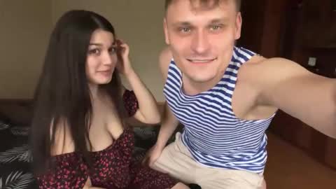 Nicolas and Lina online show from November 3, 2025, 7:09 am