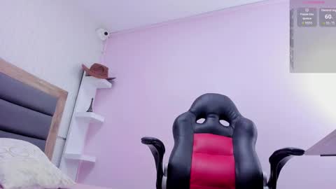 L I N A  online show from November 26, 2025, 4:02 am