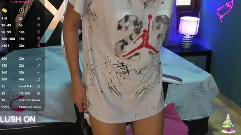  Linda  online show from December 28, 2024, 6:08 pm