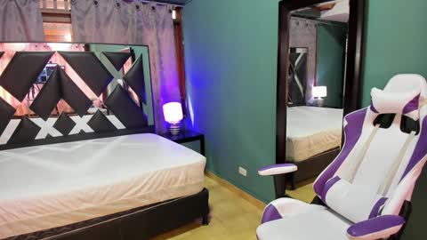  Linda  online show from January 22, 2025, 6:10 pm