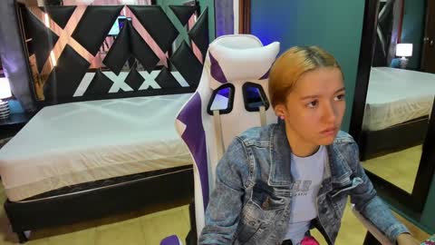  Linda  online show from January 26, 2025, 1:04 pm