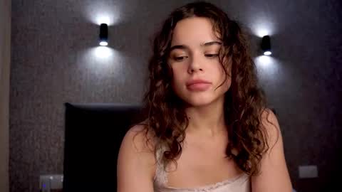 Linda online show from November 8, 2025, 1:44 pm