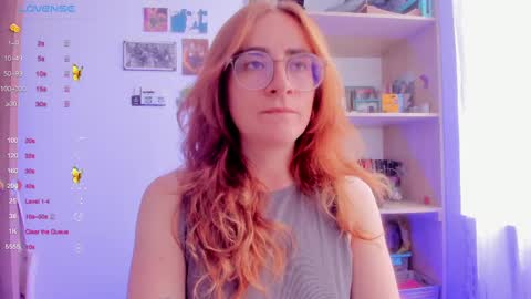 Snapshot of linda_giggle chatting on February 25, 2025, 4:00 pm Giggles online show from February 25, 2025, 4:00 pm