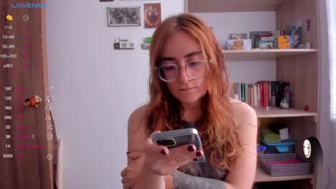 Snapshot of linda_giggle chatting on March 6, 2025, 3:24 pm Giggles online show from March 6, 2025, 3:24 pm