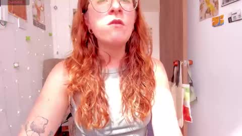 Giggles  online show from September 26, 2025, 2:10 pm