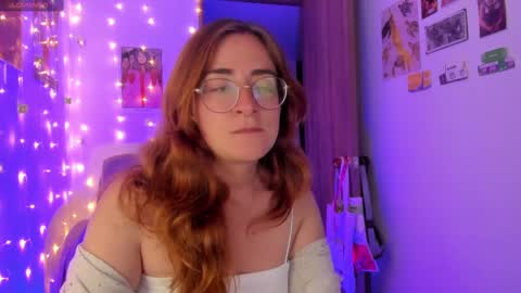 Giggles  online show from September 29, 2025, 10:58 pm