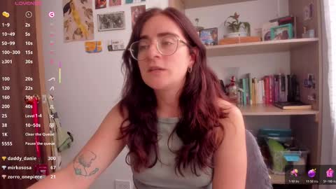 Snapshot of linda_giggle chatting on January 5, 2026, 5:27 pm Giggles online show from January 5, 2026, 5:27 pm