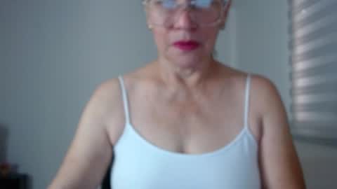 Linda Hanna online show from November 13, 2025, 1:43 pm