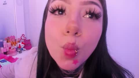 Lindaa maria  online show from November 26, 2025, 4:02 am