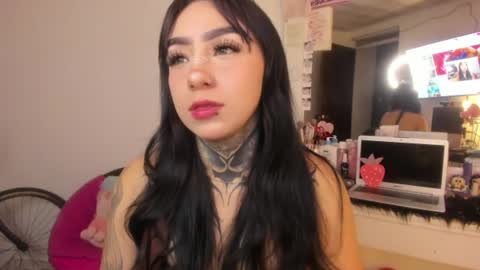 Snapshot of linda_milleer_ chatting on July 1, 2026, 10:42 pm Lindaa maria online show from July 1, 2026, 10:42 pm