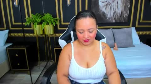 Snapshot of linda_rios_ chatting on February 1, 2025, 11:54 am L I N D A online show from February 1, 2025, 11:54 am