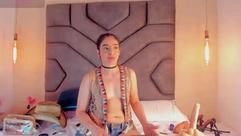 Linda Saenz online show from February 21, 2025, 2:48 pm