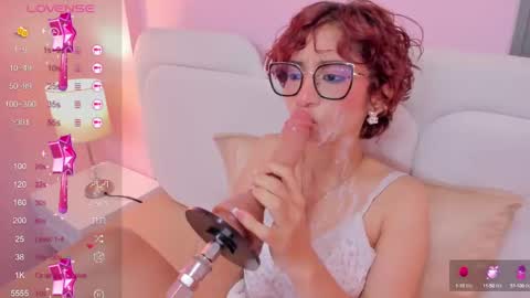 linda_sofi__ online show from February 26, 2025, 10:53 pm