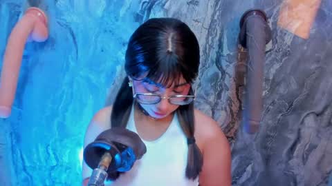 Snapshot of linda_sofi__ chatting on April 2, 2026, 8:17 pm linda_sofi__ online show from April 2, 2026, 8:17 pm
