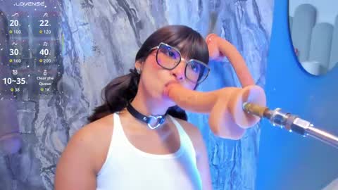 Snapshot of linda_sofi__ chatting on April 23, 2026, 8:44 pm linda_sofi__ online show from April 23, 2026, 8:44 pm