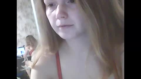 LindaAhSkys online show from October 17, 2025, 11:57 am