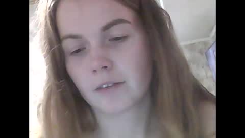 LindaAhSkys online show from October 19, 2025, 7:36 pm
