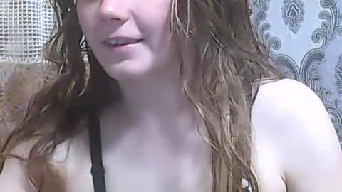 Snapshot of lindaahskysx chatting on June 18, 2026, 9:19 pm LindaAhSkysX online show from June 18, 2026, 9:19 pm