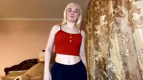 Luna online show from November 22, 2025, 10:36 am