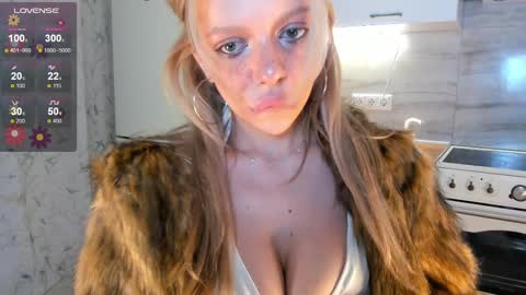 Snapshot of lindacrystalofc chatting on February 27, 2025, 12:10 am happy new year online show from February 27, 2025, 12:10 am