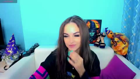 Linda online show from November 13, 2025, 3:05 am