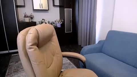 Snapshot of lindaliony chatting on June 24, 2026, 12:15 pm Linda Liony online show from June 24, 2026, 12:15 pm