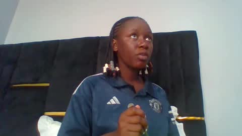 Snapshot of lindalovebird chatting on June 27, 2026, 12:44 pm lindalovebird online show from June 27, 2026, 12:44 pm