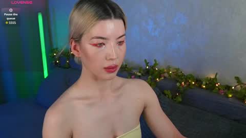 Snapshot of lindathackerr chatting on June 19, 2026, 4:39 am Linda online show from June 19, 2026, 4:39 am