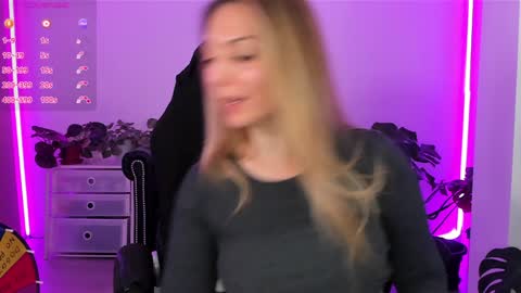 Linda  --  online show from December 14, 2024, 5:14 pm