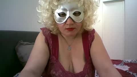 Snapshot of lindaxsmile chatting on February 8, 2025, 9:57 pm LindaXSmile online show from February 8, 2025, 9:57 pm