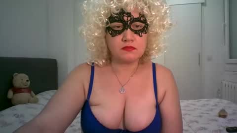Snapshot of lindaxsmile chatting on February 21, 2025, 11:21 pm LindaXSmile online show from February 21, 2025, 11:21 pm