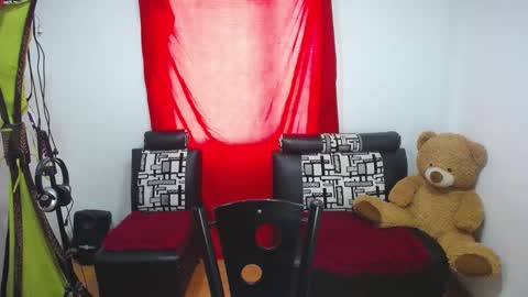 lindsey_2023 online show from March 7, 2025, 6:43 pm