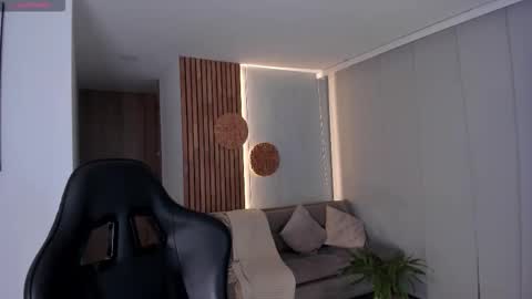 call me annie online show from October 8, 2025, 12:19 am