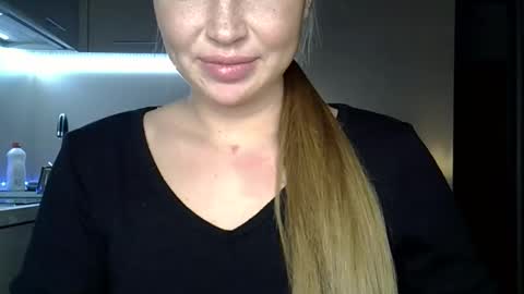 Snapshot of lindsisecret chatting on December 20, 2025, 10:17 pm Anna online show from December 20, 2025, 10:17 pm