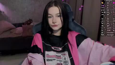 Lina online show from June 15, 2026, 7:32 am