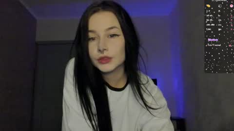 Lina online show from June 16, 2026, 4:37 am