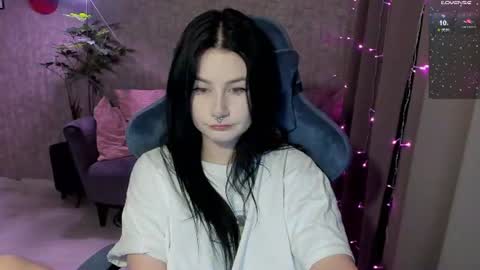 Lina online show from July 14, 2026, 4:02 pm