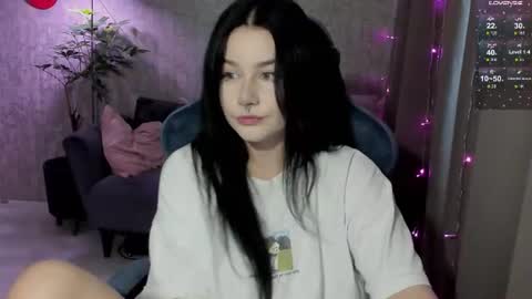 Lina online show from July 18, 2026, 7:23 am
