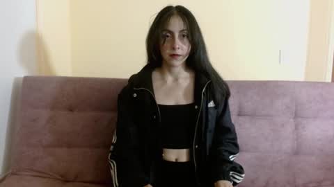 ling ling24 online show from February 8, 2025, 3:41 am