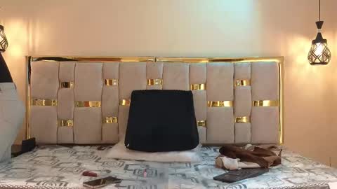 ling ling24 online show from December 2, 2025, 3:12 am