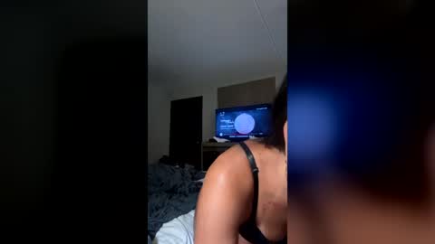 lingbabyy online show from July 6, 2026, 4:20 pm